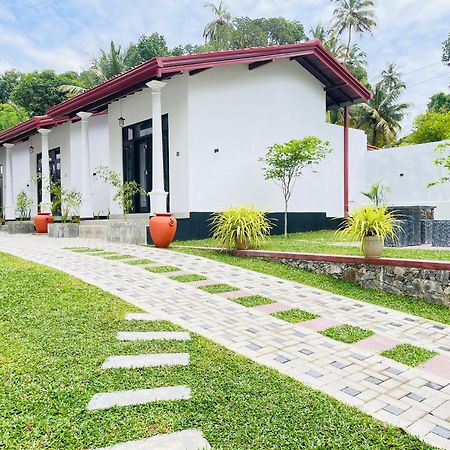 Thara Inn Villa 디크웰라 외부 사진