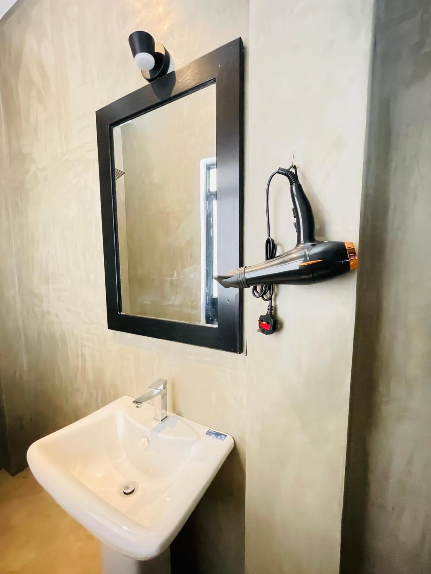 Thara Inn Villa 디크웰라 외부 사진