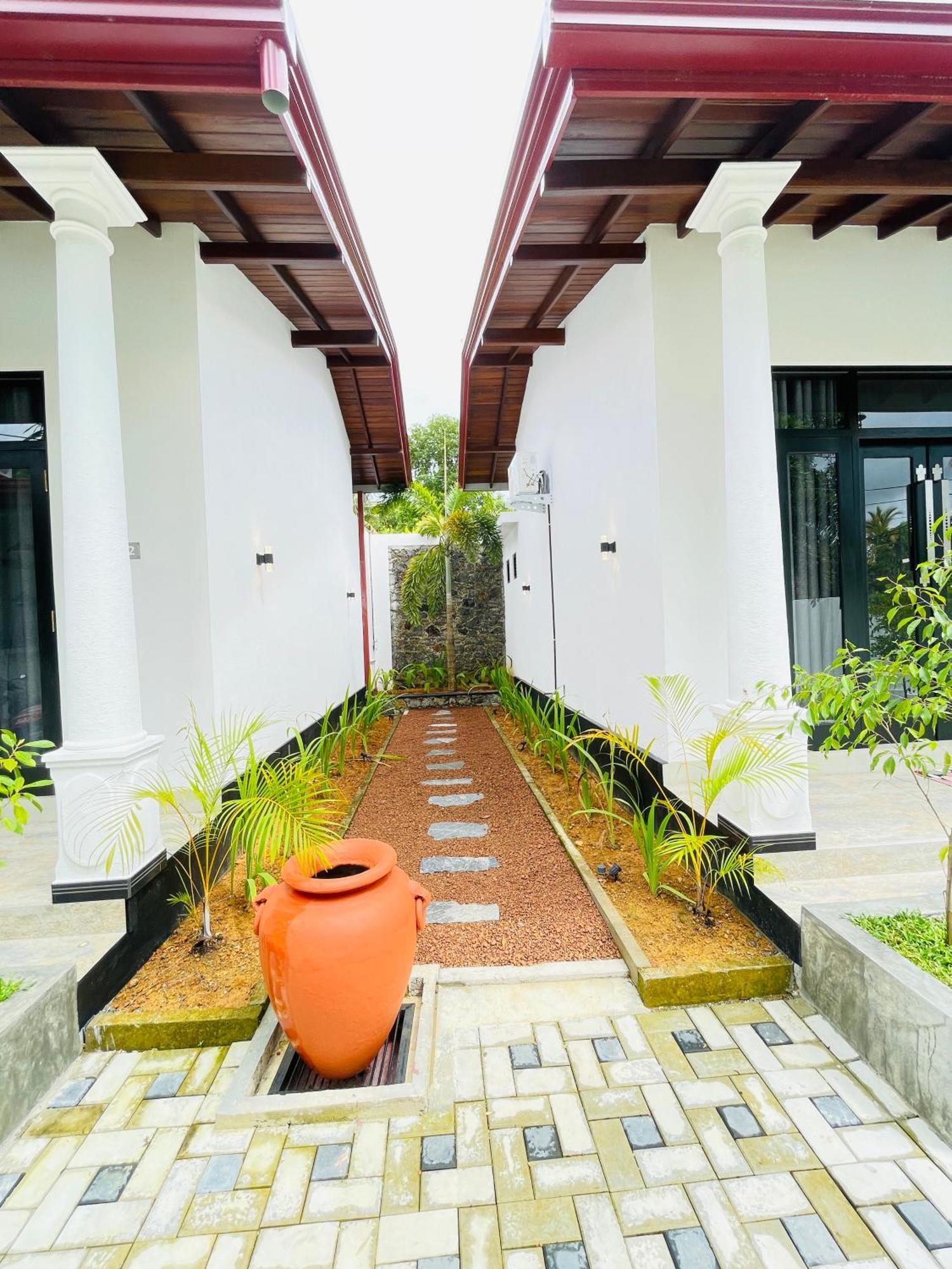 Thara Inn Villa 디크웰라 외부 사진