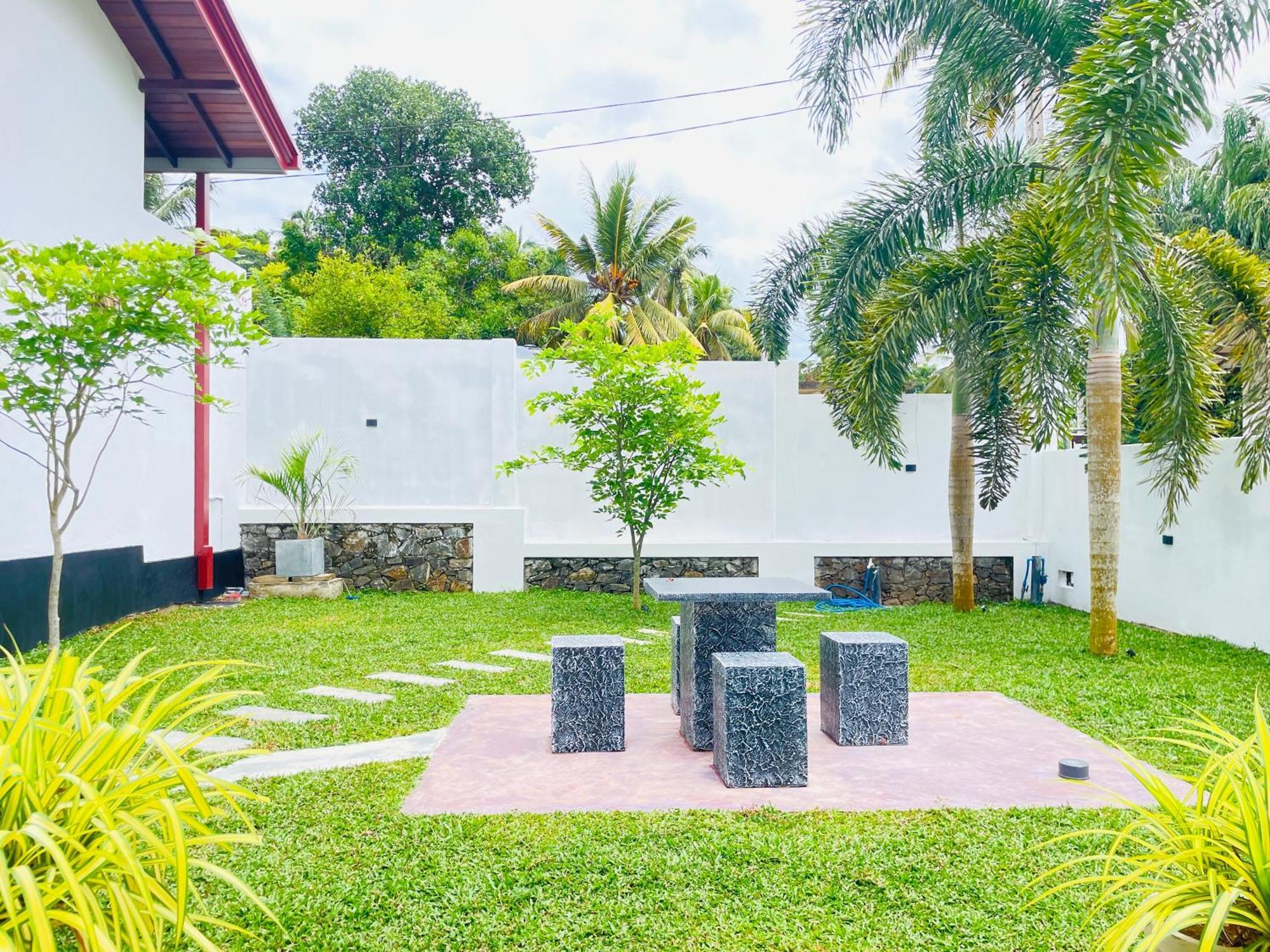 Thara Inn Villa 디크웰라 외부 사진